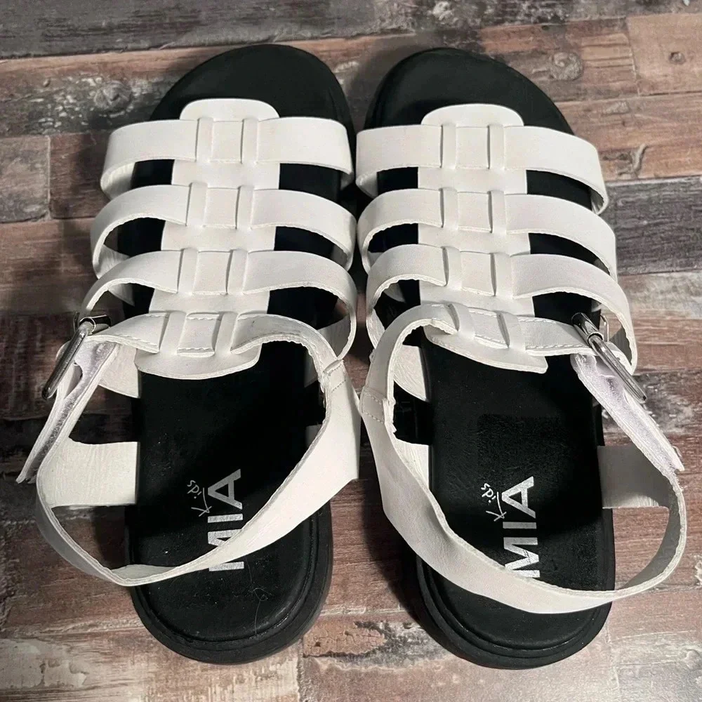 Mia Kids White Thick Strapped Sandals‎ Girls 4